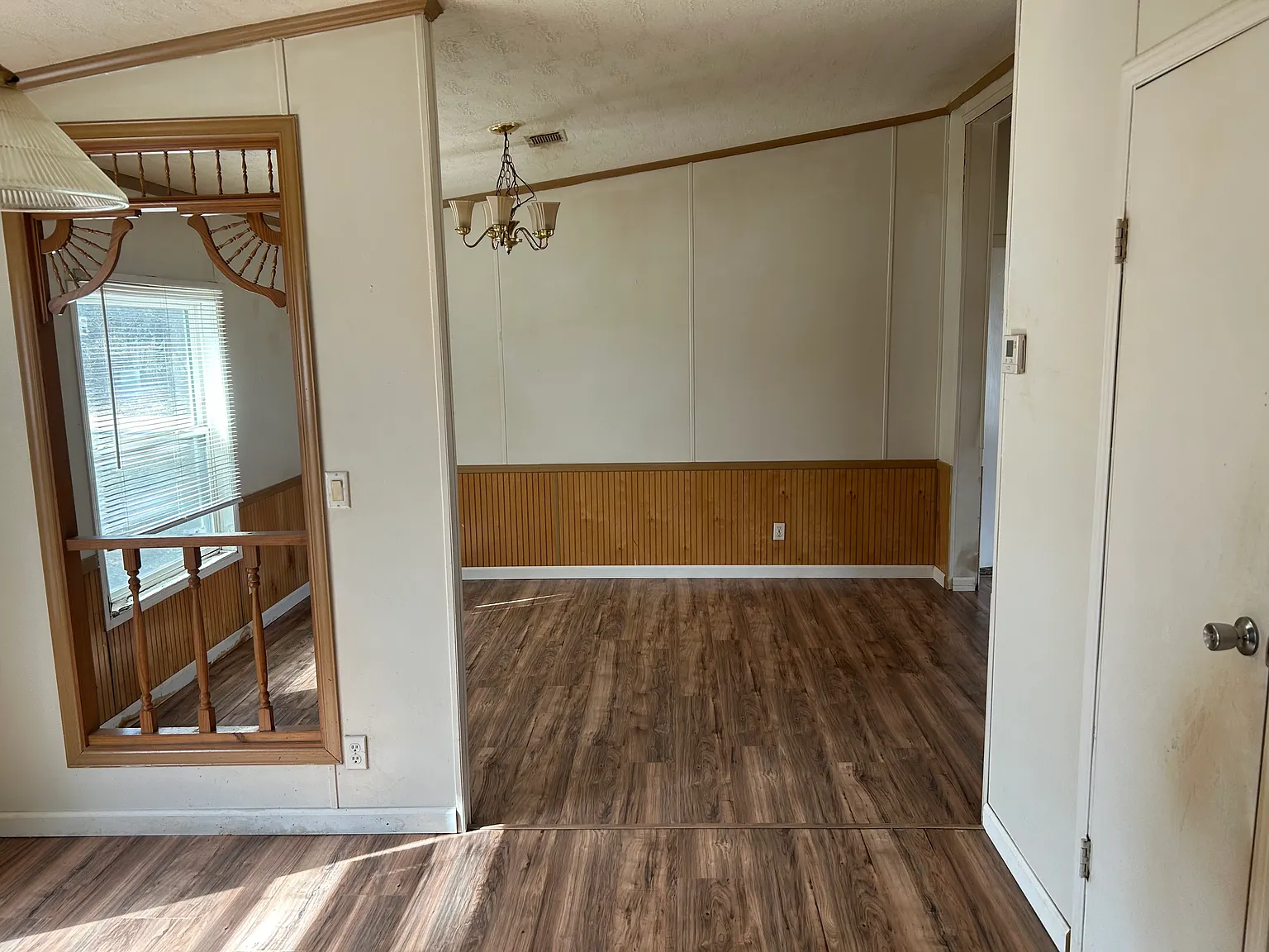 4 bed, 2128 sqft, $1,600 — Photo 3