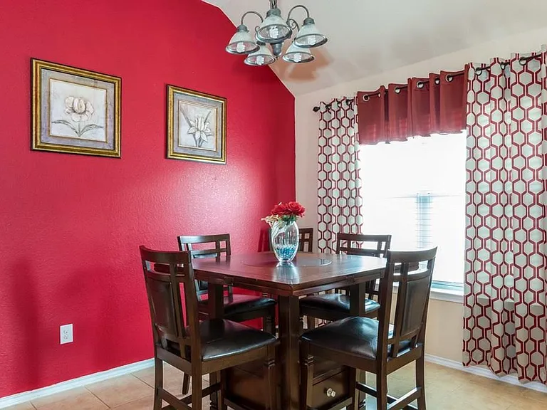 1261 Rainbow Parke Dr — Photo 4