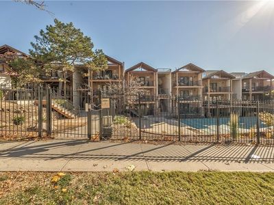 4727 Jarboe St APT 83, Kansas City, MO, 64112