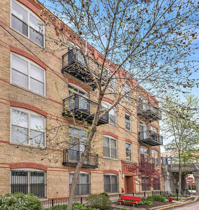 1st image of 1740 N Maplewood Ave APT 320