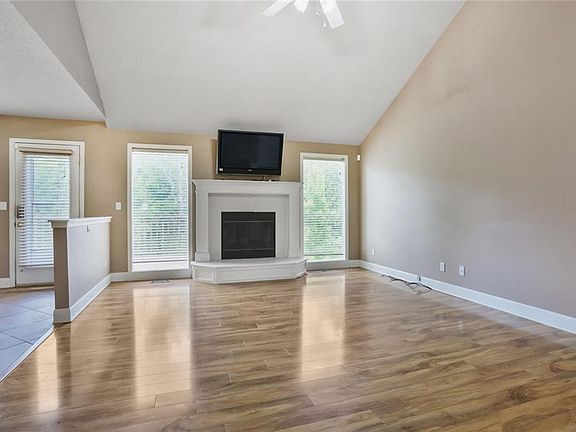 3rd image of 6476 NW Valley Dr