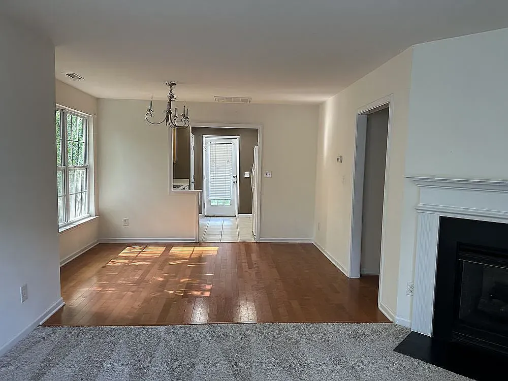 2 bed, 2.5 bath, 1340 sqft, $1,650 — Photo 4