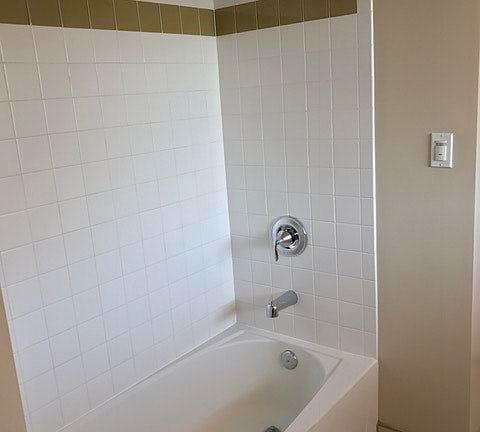 5th image of 1054 Elkgrove Ave APT 1