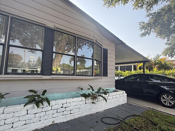 3rd image of 6761 NW 44th Avenue