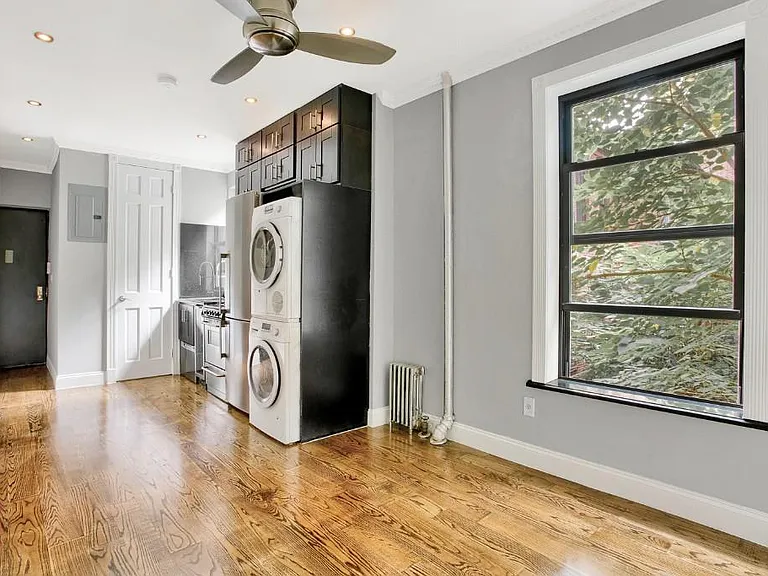 212 E 105th St #5 — Photo 2