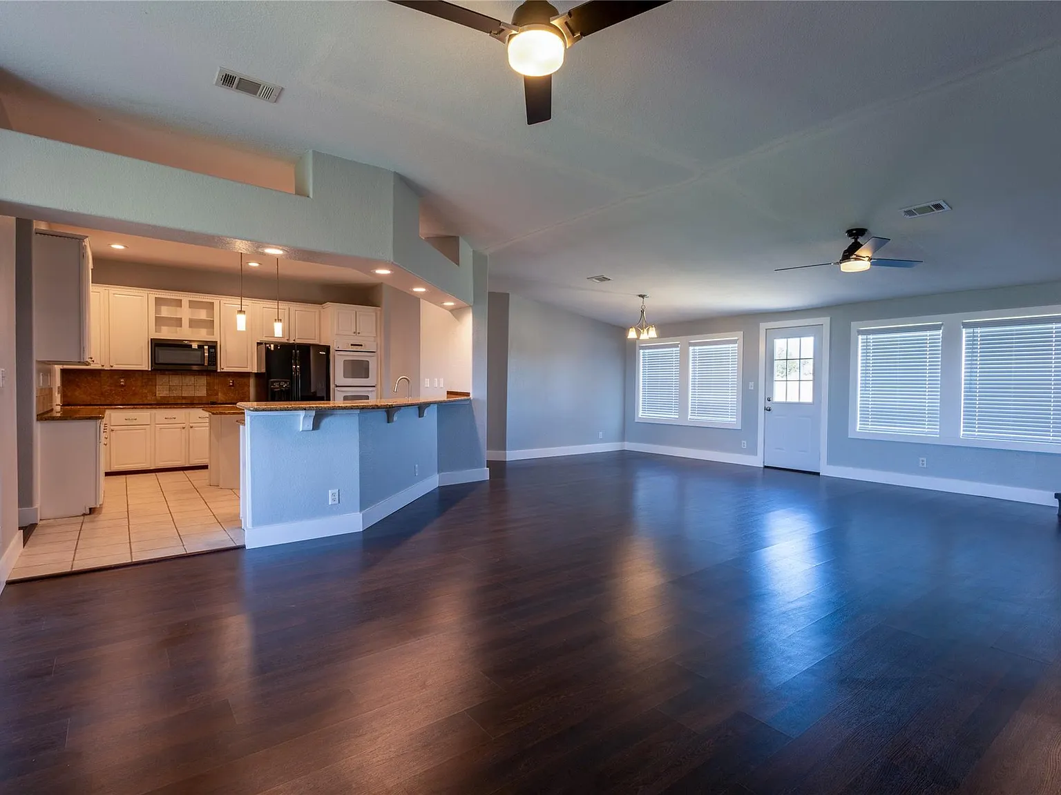 4 bed, 3.0 bath, 3056 sqft, $2,800 — Photo 3