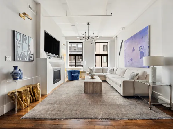 129 West 22nd Street 5A image 1 of 12
