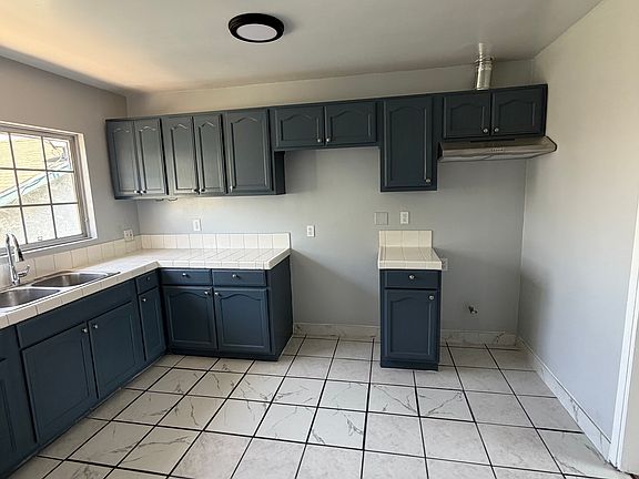4th image of 274 E 47th St APT 4