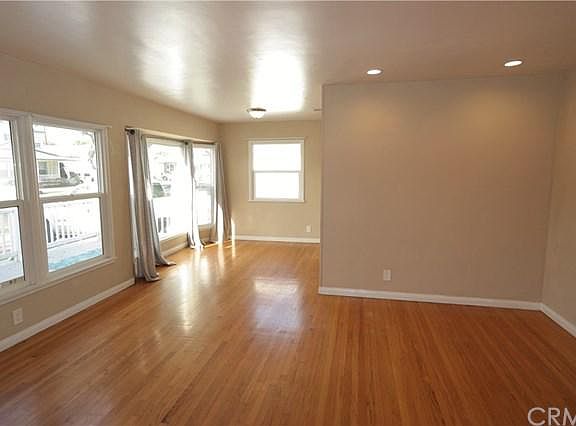 3rd image of 4518 Eastbrook Ave