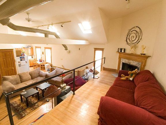 2nd image of 2239 N Clybourn Ave #2G