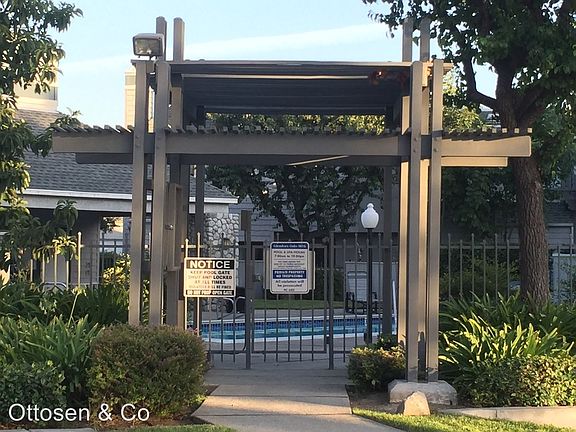 4th image of 1224 S Barranca Ave APT E