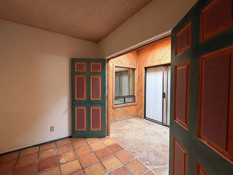 2371 W Calle Retana — Photo 10