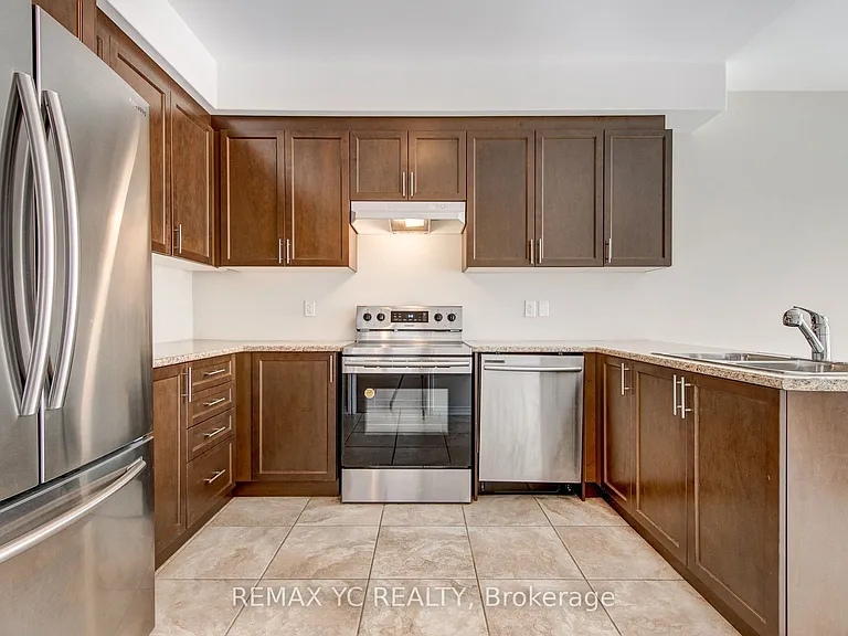 56 Walker Blvd — Photo 10