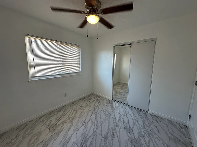 2625 Baltic Ave — Photo 27