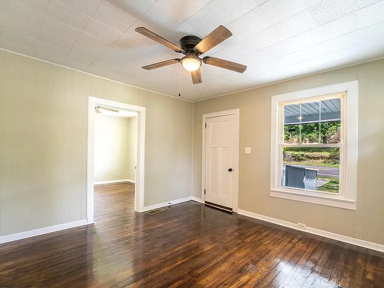 330 Chickamauga Ave — Photo 7
