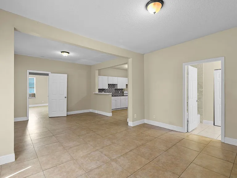 3721 Henry Ave — Photo 1