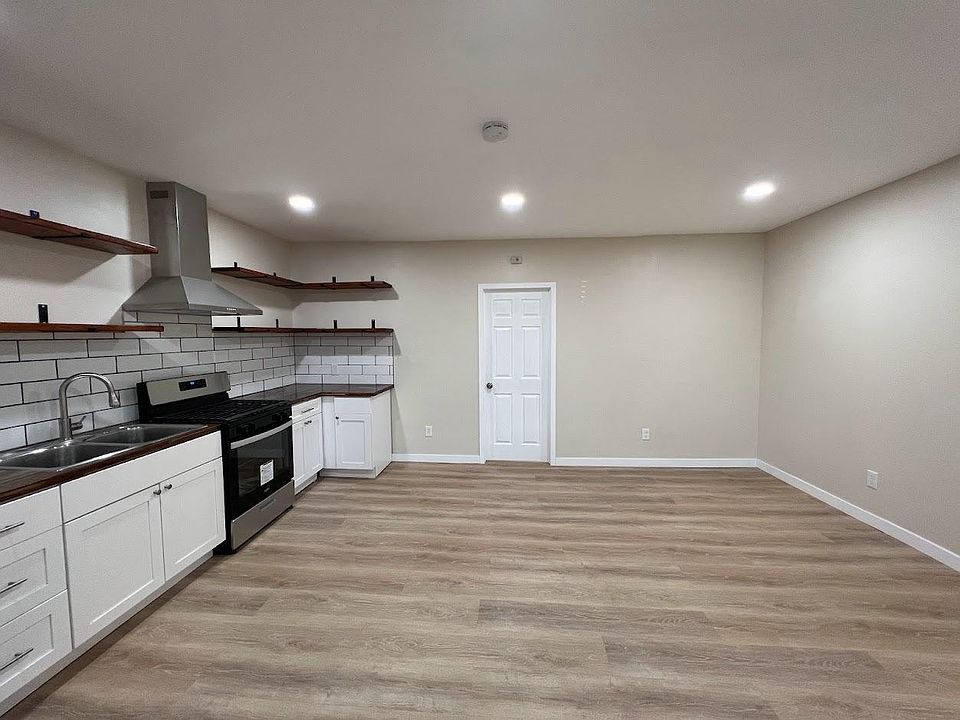 1st image of 10100 McKinley Ave