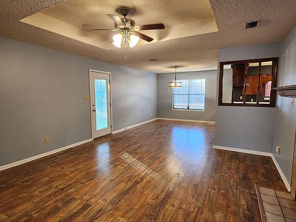 2nd image of 3824 Honeysuckle Dr