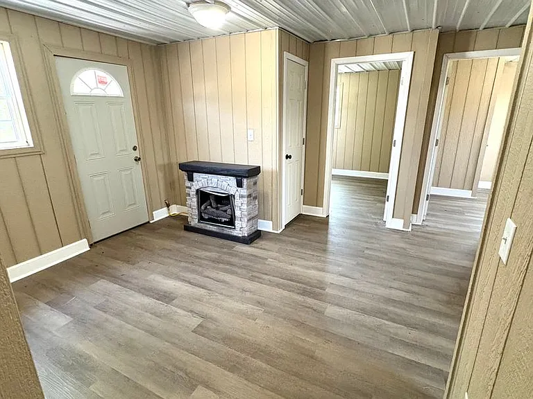 411 Mammoth Cave St — Photo 11