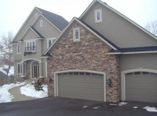 21095 Ridgewood Trl, Lakeville, MN 55044