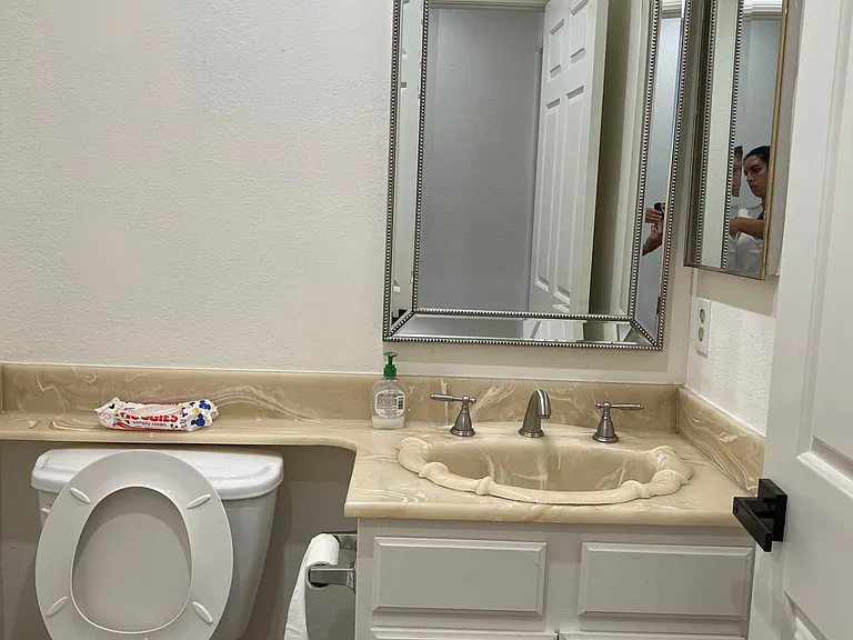 20230 Stagg St — Photo 40