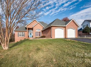 4074 Brickfield St, Hickory, NC 28602