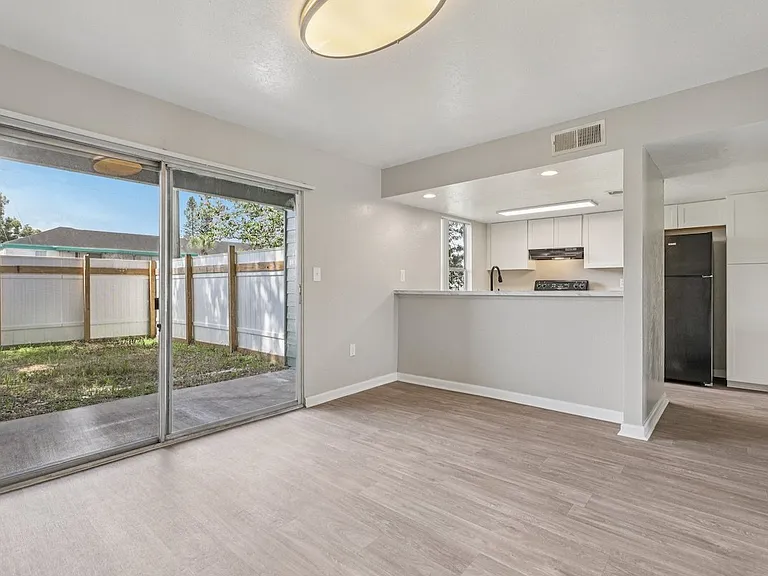Winford Place Apartments — Photo 3