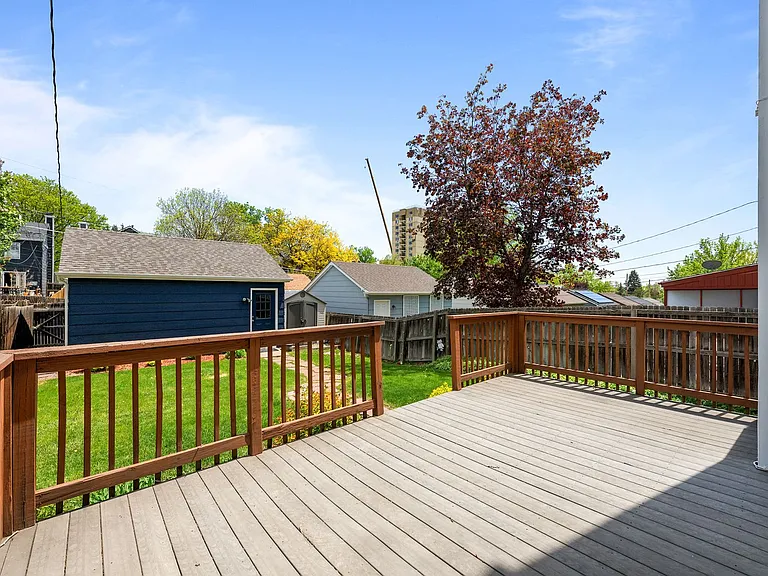 2700 Perry St — Photo 32