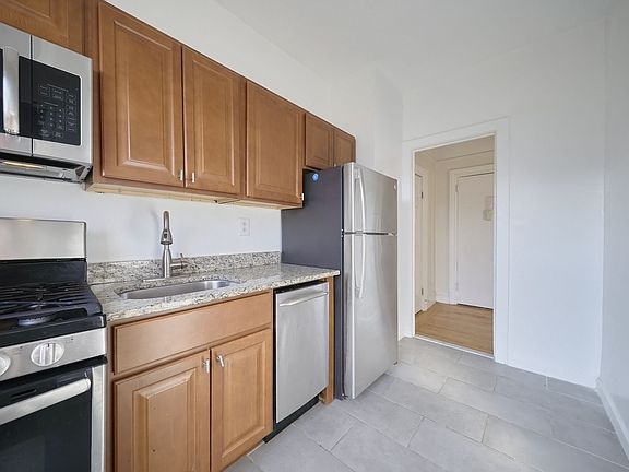 4th image of 370 Fort Washington Ave APT 606