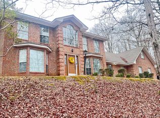 45 Greenleaf Ln, Columbus, MS 39705