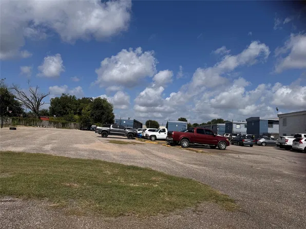 7151 Lawndale St, Houston, TX 77023
