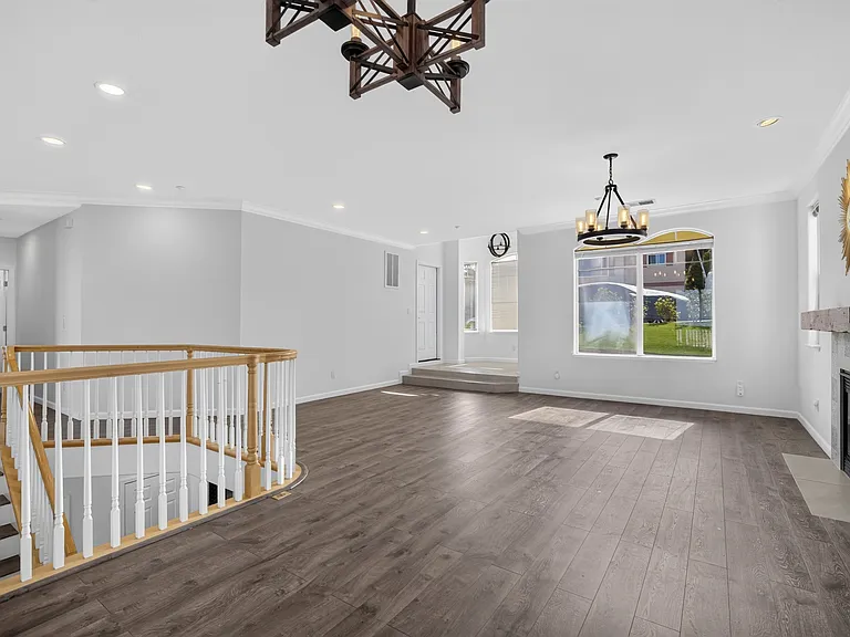 208 Goodwin Dr — Photo 6