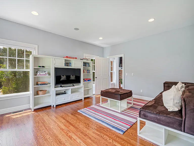 15 Cedar Ct — Photo 8