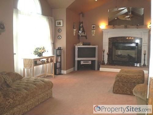 3rd image of 34 Strathmore Dr