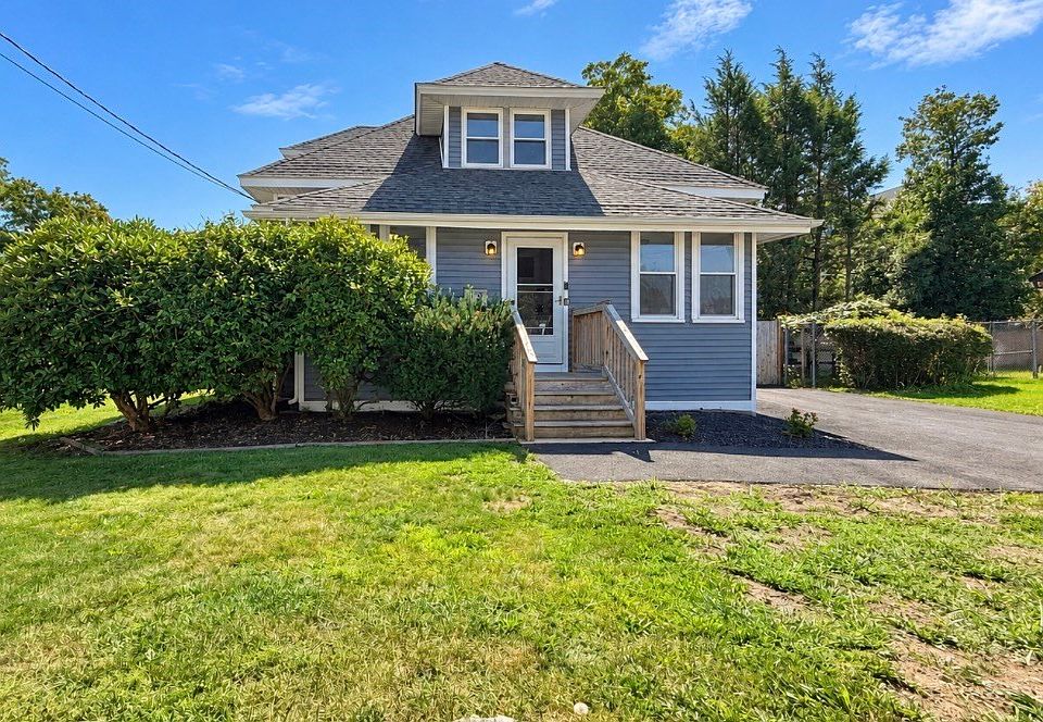 1st image of 32 Sycamore Ave