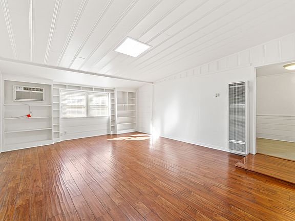 2nd image of 2123 Crescent Ave #1/2