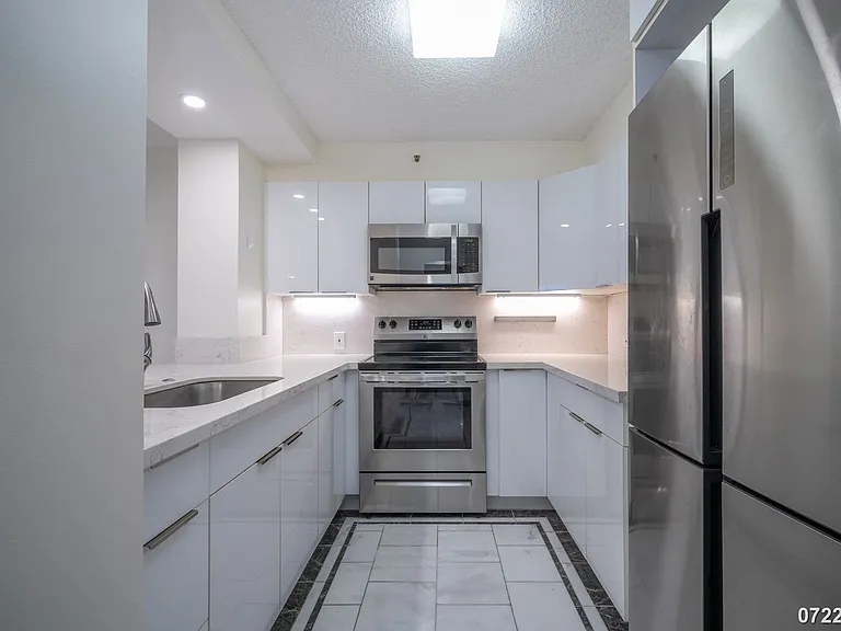 415 South St #1402 — Photo 15