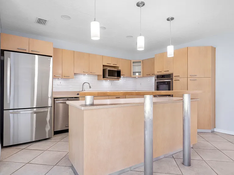 4420 W Fair Oaks Ave — Photo 6