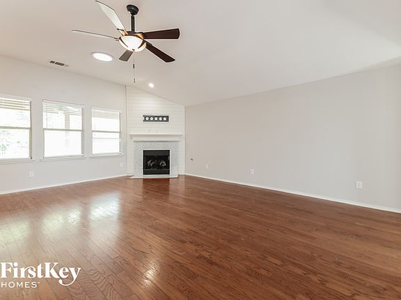 5th image of 2825 Laurel Oak Dr