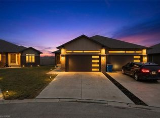 77 Bordeaux Pl, Chatham Kent, ON N7M 0S4