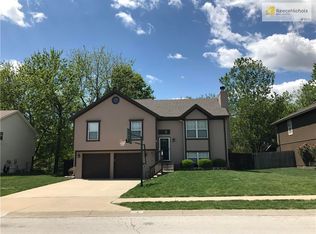 228 S Huntsman Blvd, Raymore, MO 64083