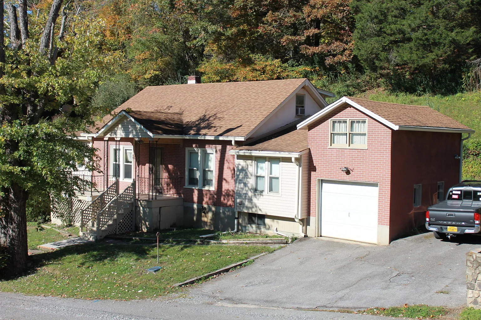 111 Indian Ln photo 1