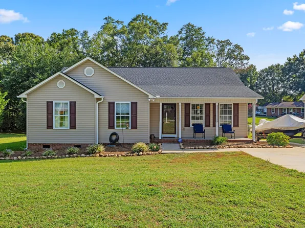 1104 Brookwood Dr, Boiling Springs, SC 29316