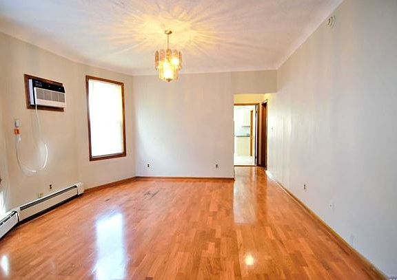 2nd image of 50 Columbia Ave #2