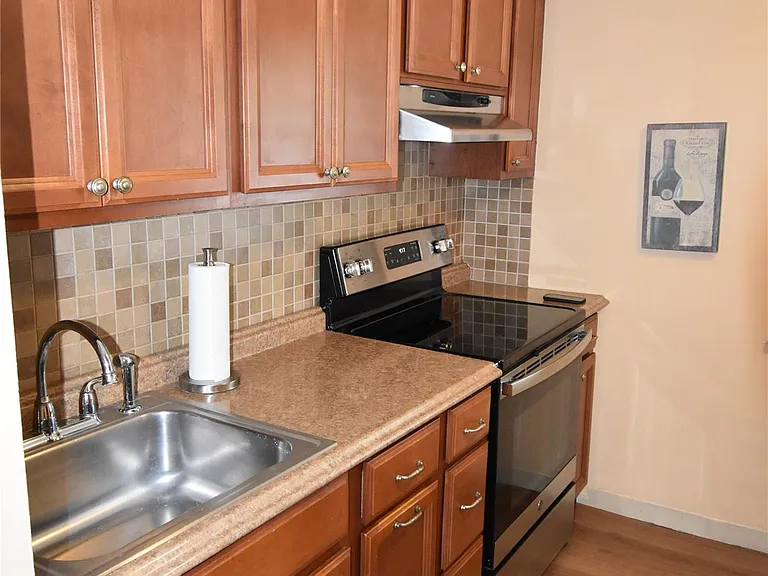 50 Locust Dr — Photo 8