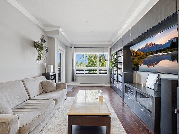 2nd image of 2664 Kingsway Ave #203