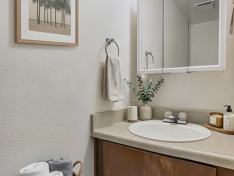 Crystal Springs Apartments — Photo 112