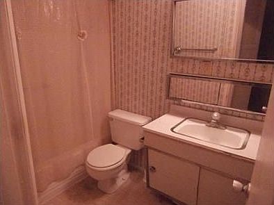 3rd image of 1939 Piedmont Way