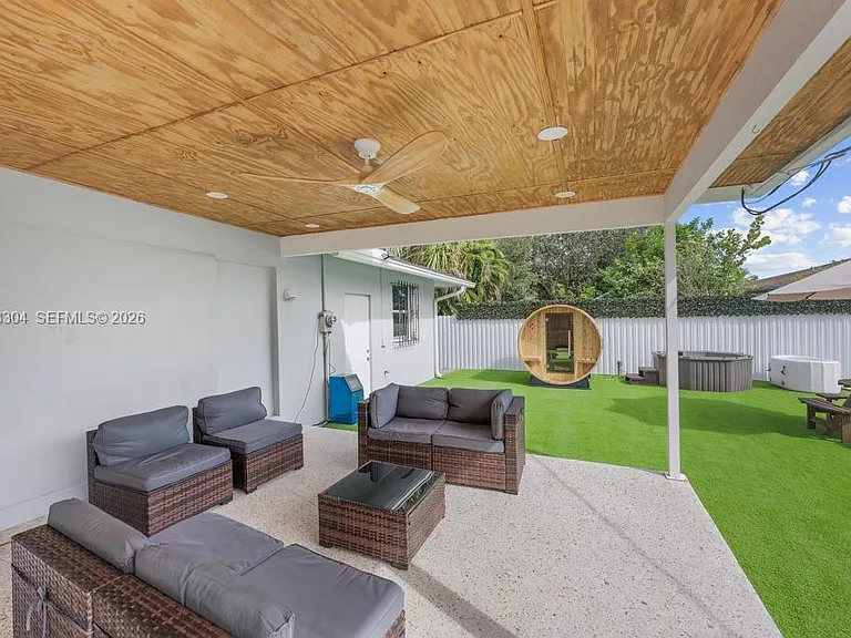 2128 Dock St — Photo 11