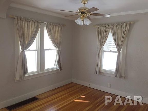 4th image of 104 W Franklin St